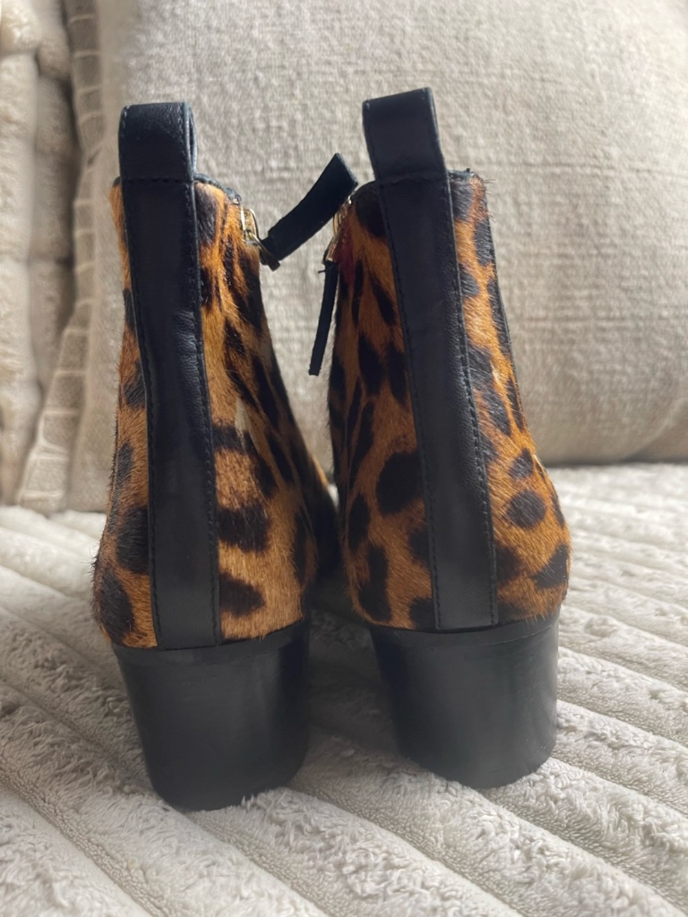 Talbots Leopard-Print Haircalf Ankle Booties in Brown & Black Size 5.5 - Picture 3 of 8
